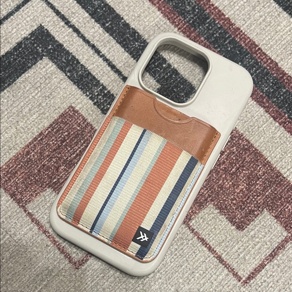 Silicone Phone Case with magnetic Thread Card Holder iPhone 16 Pro